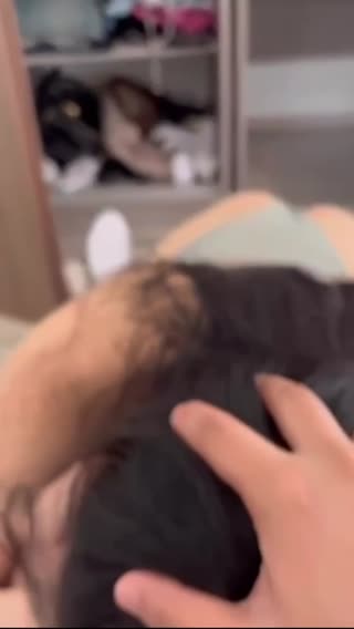 【泄密流出-勾搭珠宝店高颜值美乳女销售】女上位自己动，叫声酥软