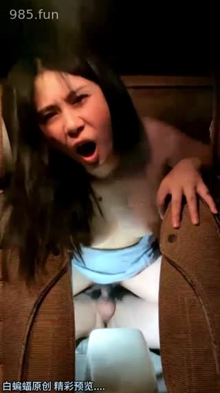 网曝黑料-大奶骚妹和狼友户外车震出轨泄密，‘快点快点别被发现了路过个人咋办’