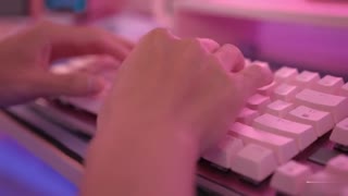 极品女神JK制服操通_盛世美胸后入娇喘