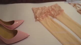 【职场白领美腿少妇】为升职加薪主动勾引高管天天丝袜高跟想让你来操我