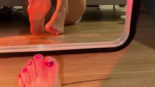【极品淫娃】多套制服自慰大秀美腿玉足假鸡巴玩弄高潮