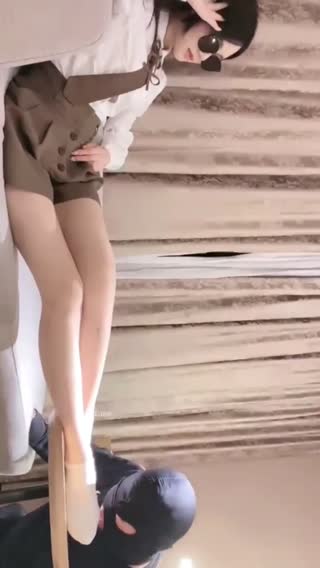双女主黑丝肉丝大长腿调教狗奴
