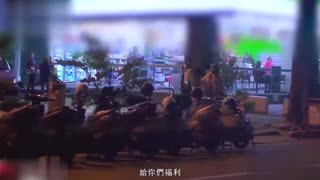 台湾午夜街头的搭讪狂欢性感台妹愿意当街车震从街头到车内激情四射超精彩的综艺速来围观