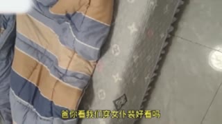 儿媳妇女仆装被老公公操逼插屁眼