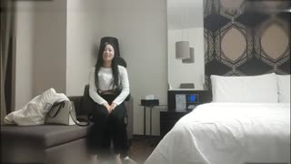 史上最警觉的外围妹，全程盯着镜头最终翻车了