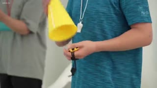 SONE-073为这位美丽的游泳运动员准备的，是一件看起来让她的乳头凸出来的竞技泳衣。七森莉莉