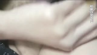 【乱伦】劲爆乱伦小姨妈老肥逼有点黑黑的我给你剃剃毛好多水里面