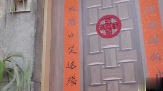 和媚黑女友去挑选旗袍，偶遇黑人促成了一场4P大战