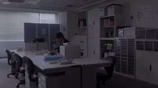 因为下大雨_没办法回家放学后_躲在老师家里_被人反复中出仓本堇