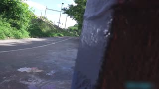 捷克街头搭讪满背纹身的白虎美女，户外打野战