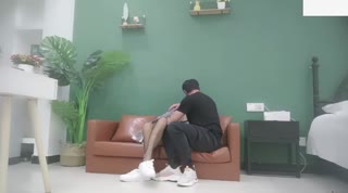 极品00后萌妹子，乖巧听话，沙发啪啪，尽享青春胴体的美好