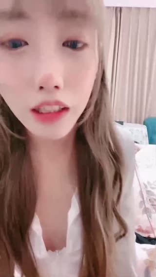【极品尤物女神】两男一女3P名场边被操边舔屌被调教的很听话