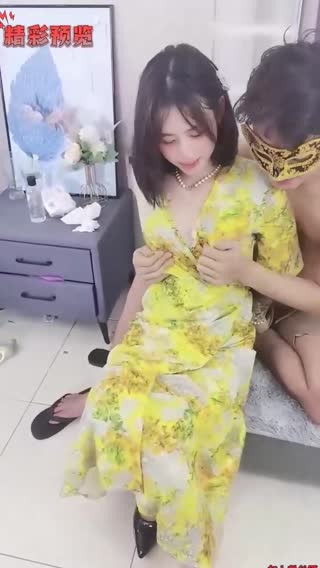 【极品女神】！这颜值这奶子绝对极品！我陶醉了