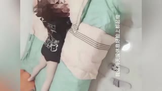 快手网红『家有小姨子』和姐夫偷晴打电话强行插入