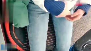 【诱骗野战农村学生妹】大哥143块拿下18岁小姑娘，骗到车上吃鸡巴无套内射小妹子