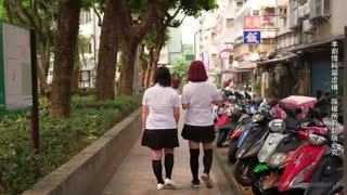 吴梦梦尾随学生妹迷晕带回密室强奸