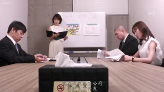 SONE-288我发现我在一家公司，有一个漂亮的“女老板”和一个可爱的“女下属”…我嫉妒得发疯，一晚都被这些性技巧出色的女孩们超越，争夺我的鸡鸡，葵司