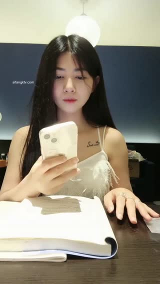 【橙子不甜】23岁某校花卧室与习功课时扣扣逼 --清纯指数五颗星，一眼带你梦回校园时代