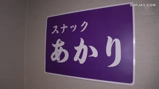 LULU-292当我向AkariSnack的肉食、丰满、大屁股妈妈谘询我的性问题时，她给了我屁股技术荡妇性爱，让我一遍又一遍地射精。新村明里-新村晶