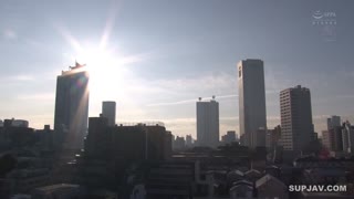 JUQ-474平常是个干净又严格的护士的阿姨，每次上夜班后都会偷偷地自慰以缓解压力。风间由美