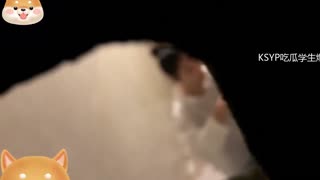 【清纯学妹宿舍偷拍】爬窗户偷拍白嫩全裸女学生洗澡萝莉白虎学生自慰