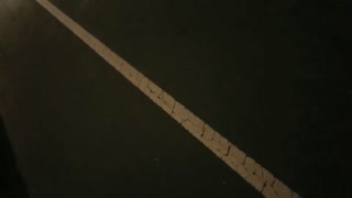 读大一学生妹，户外跟大叔玩车震内射