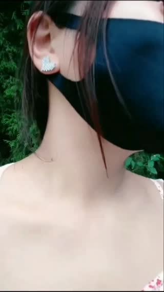 风骚小少妇户外勾搭农民大叔，激情啪啪最后口爆